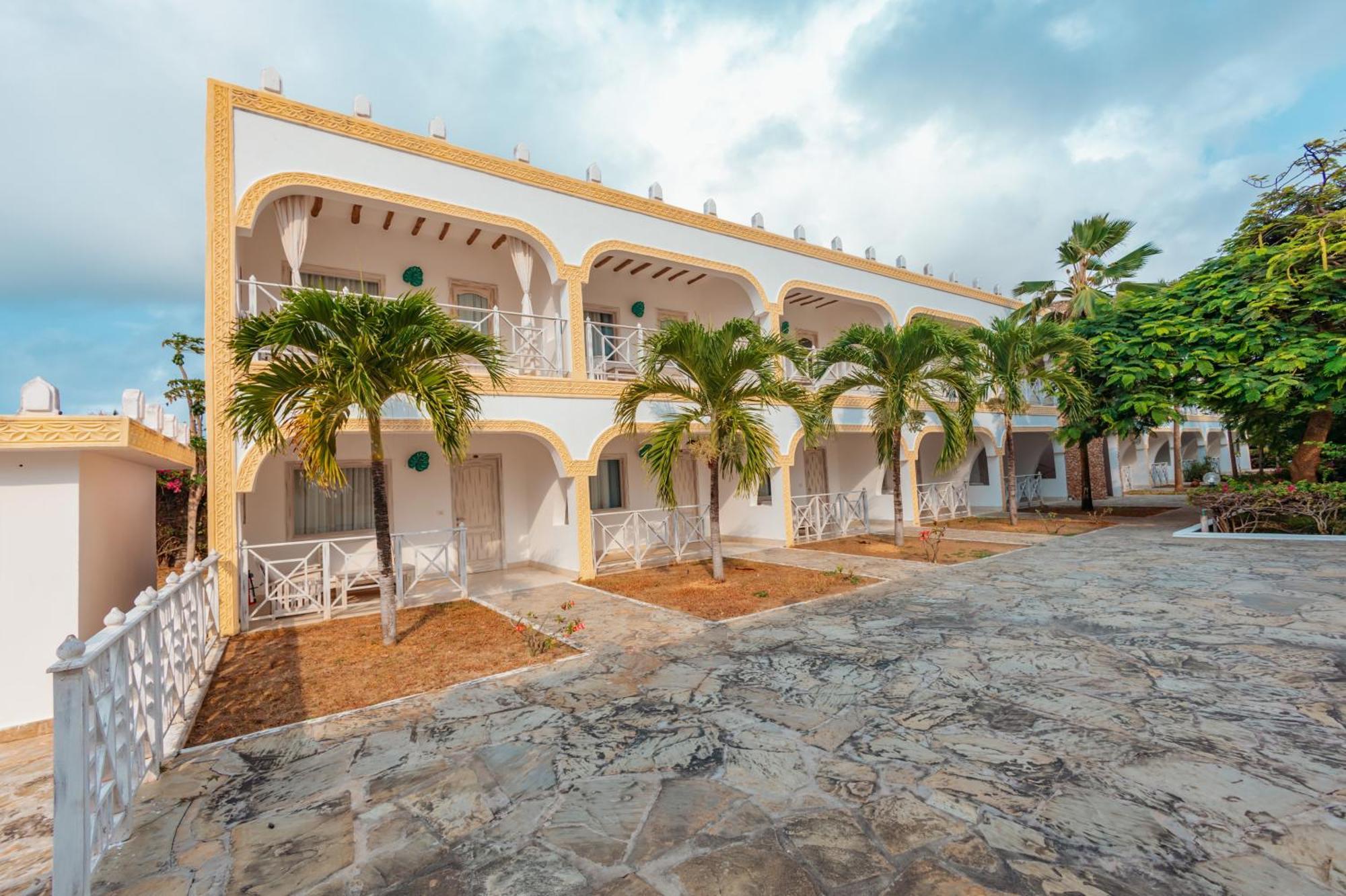 Twiga Beach Resort Watamu Exterior photo
